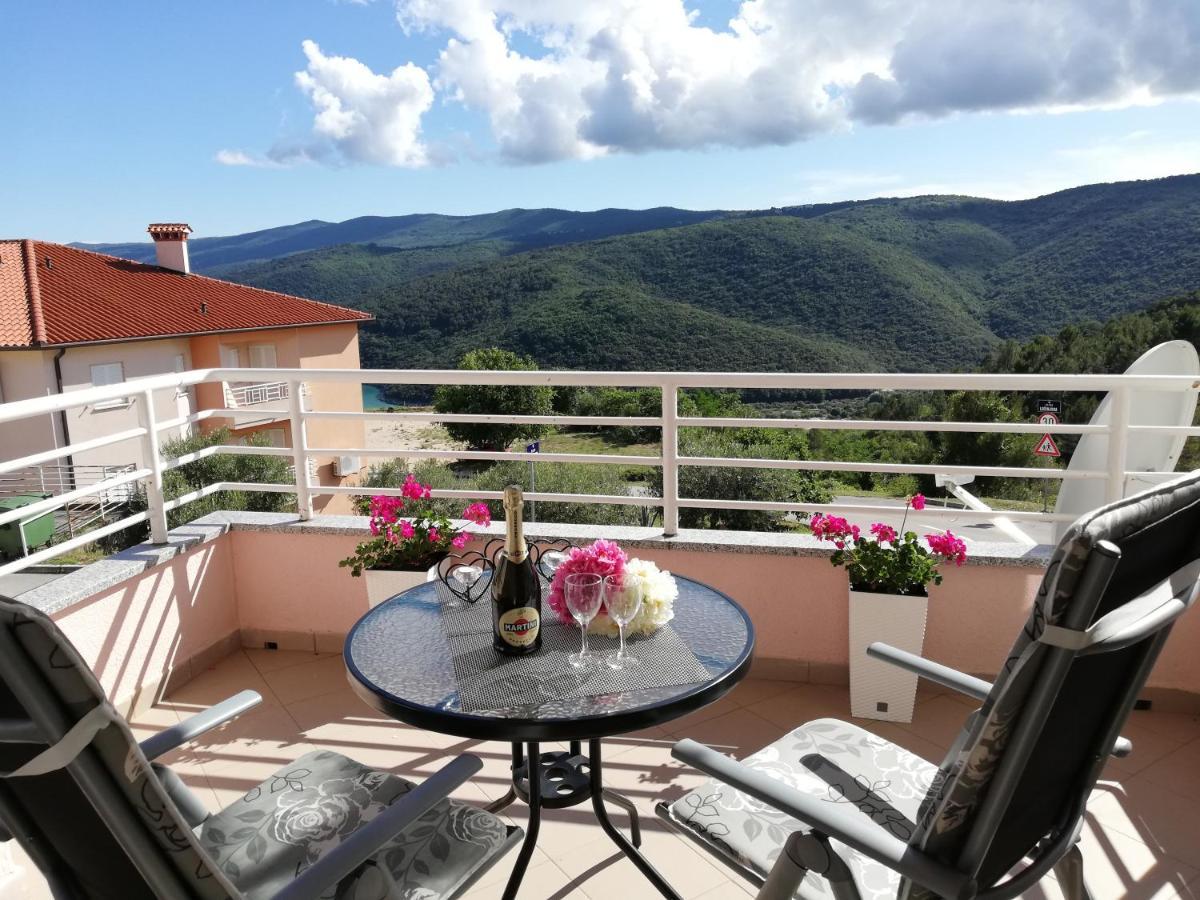 Lovely Apartment Branko Rabac With Balcony And Parking Buitenkant foto